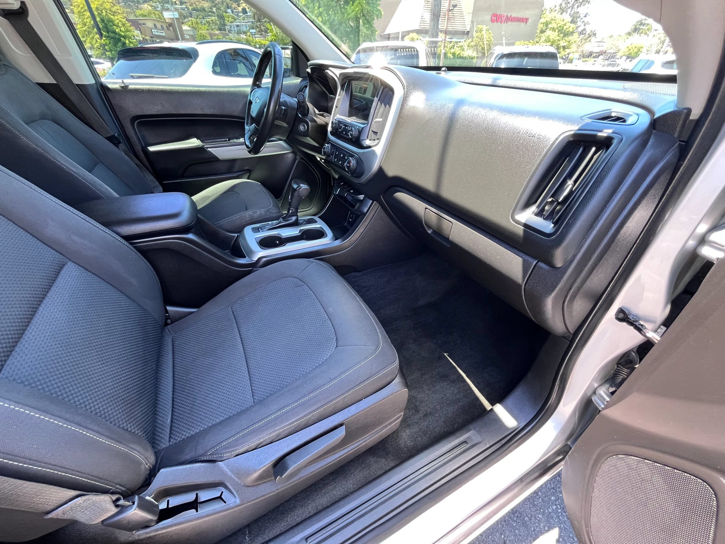 Used 2016 Chevrolet Colorado LT w/ LT Convenience Package RWD image 9