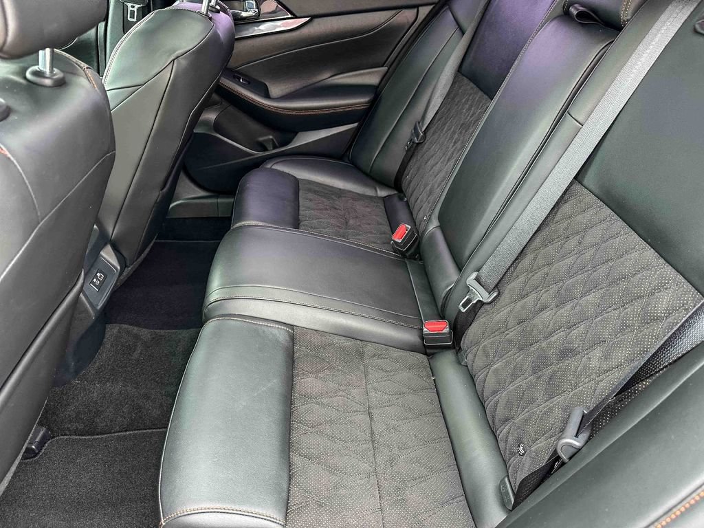 Used 2020 Nissan Maxima SR w/ Sport Mat Group FWD image 19