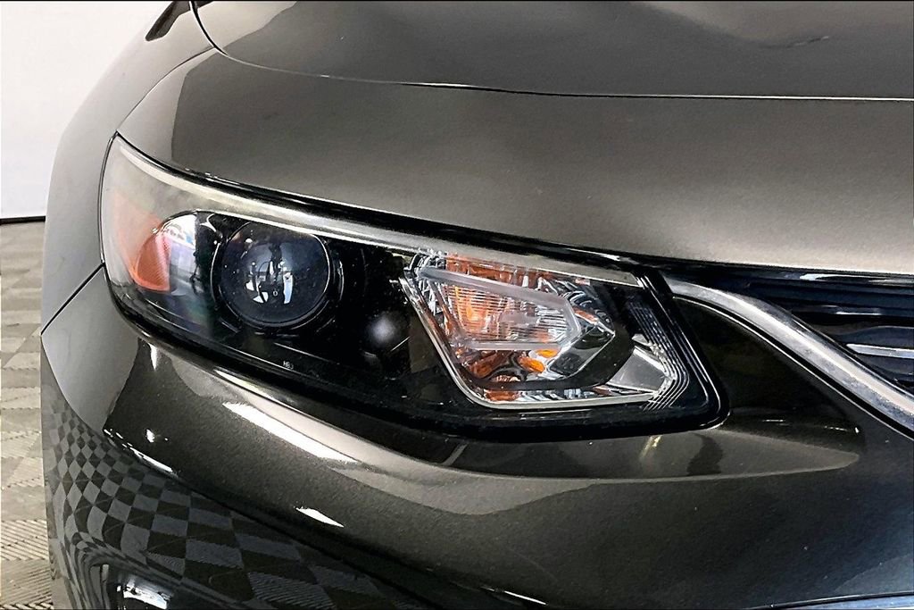 Used 2018 Chevrolet Malibu LS image 27