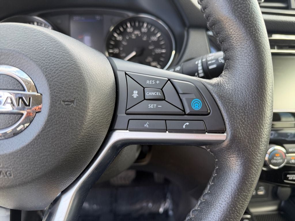 Used 2019 Nissan Rogue SL AWD/4WD image 16