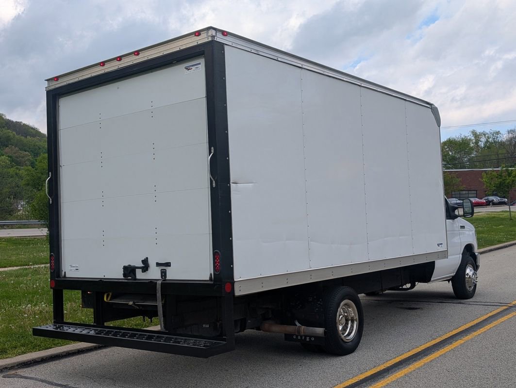 Used 2023 Ford E-450 and Econoline 450 Super Duty w/ Power Windows & Locks Group RWD image 5