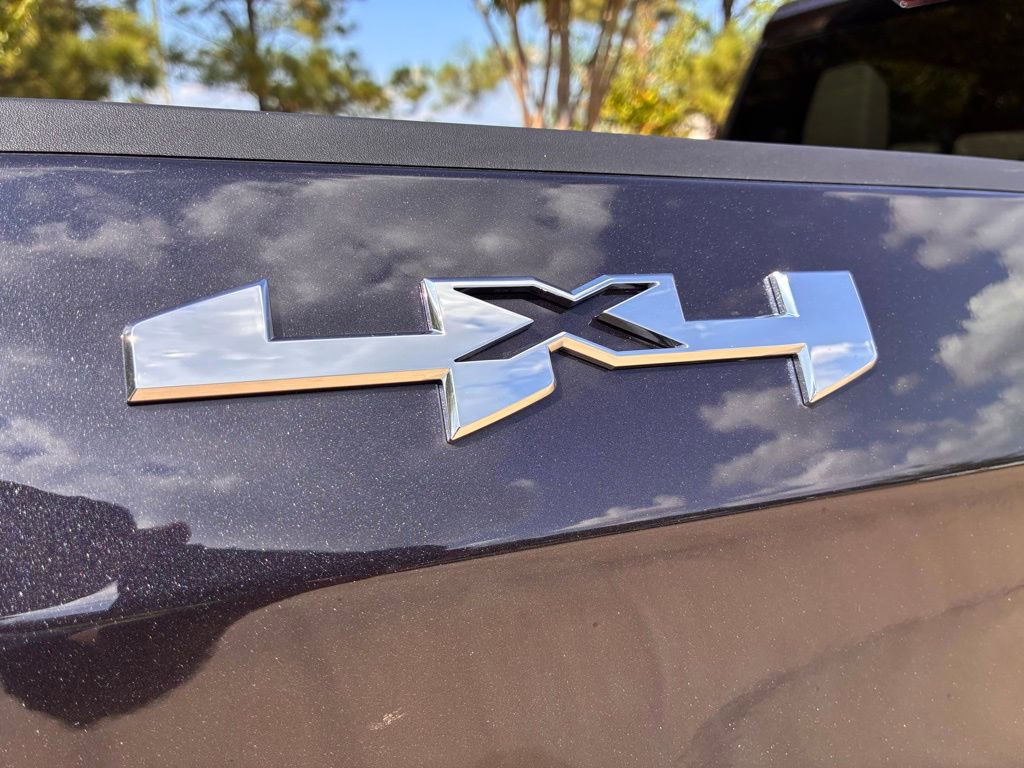 Used 2025 GMC Sierra 1500 SLT image 6