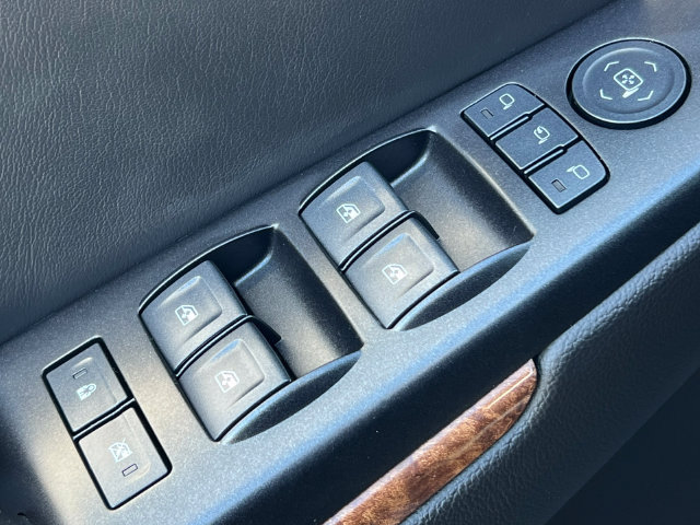 Used 2016 Chevrolet Suburban LTZ AWD/4WD image 18