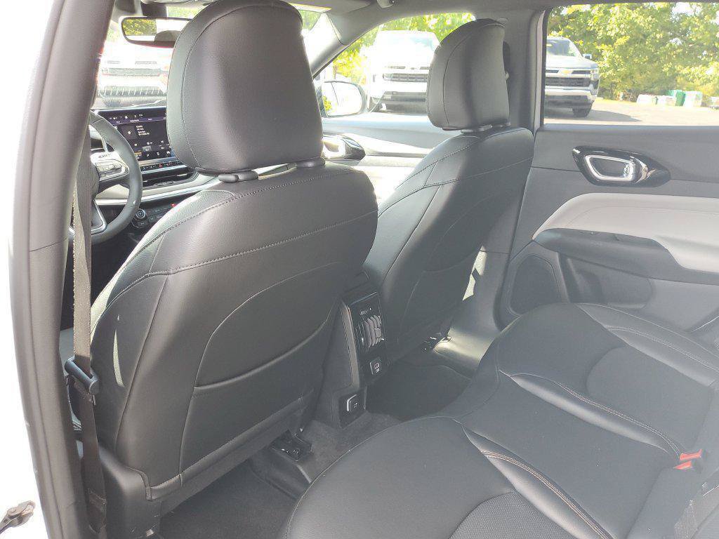 Used 2023 Jeep Compass Limited AWD/4WD image 28