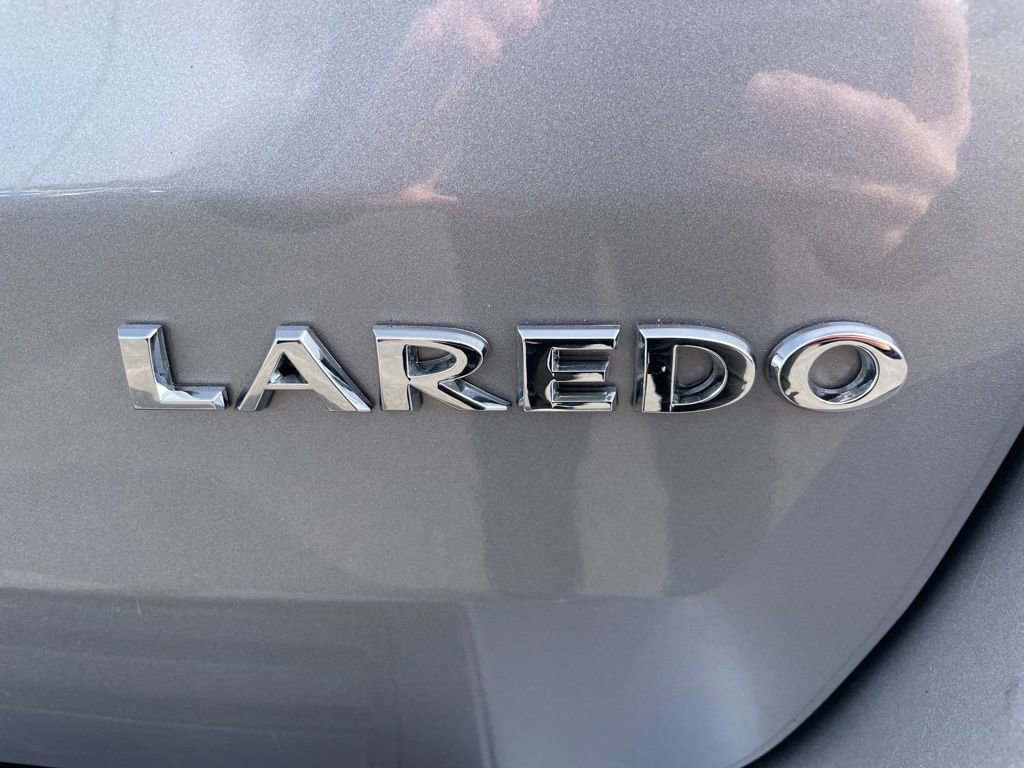 Used 2019 Jeep Grand Cherokee Laredo AWD/4WD image 8