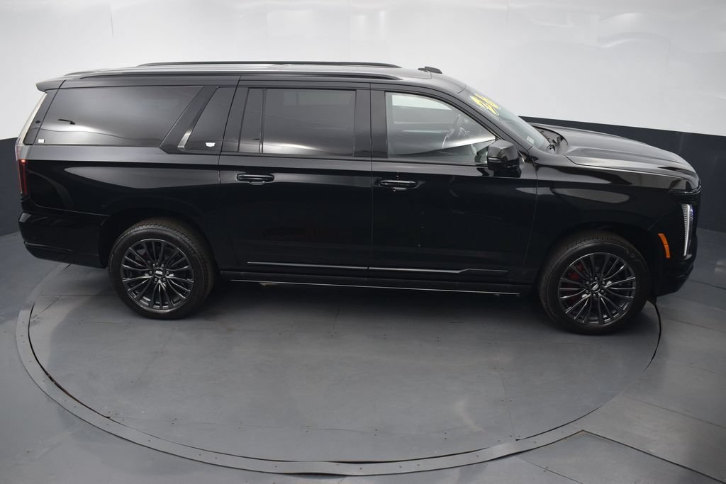 Used 2026 Cadillac Escalade ESV Platinum Sport w/ LPO, Floor Liner Package AWD/4WD image 47