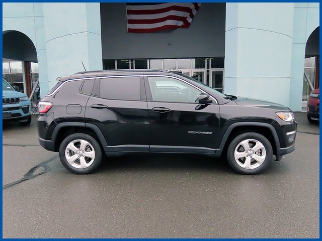 Certified 2019 Jeep Compass Latitude w/ Cold Weather Group image 1