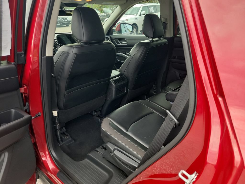 Certified 2023 Nissan Pathfinder SL FWD image 10