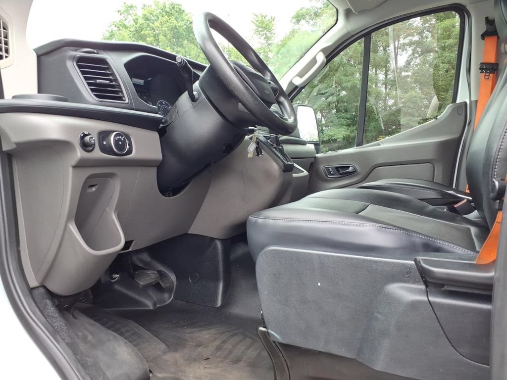 Used 2020 Ford Transit 150 Low Roof RWD image 12
