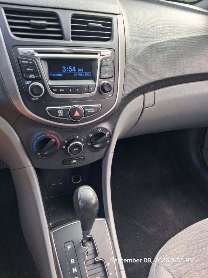 Used 2016 Hyundai Accent SE FWD image 17