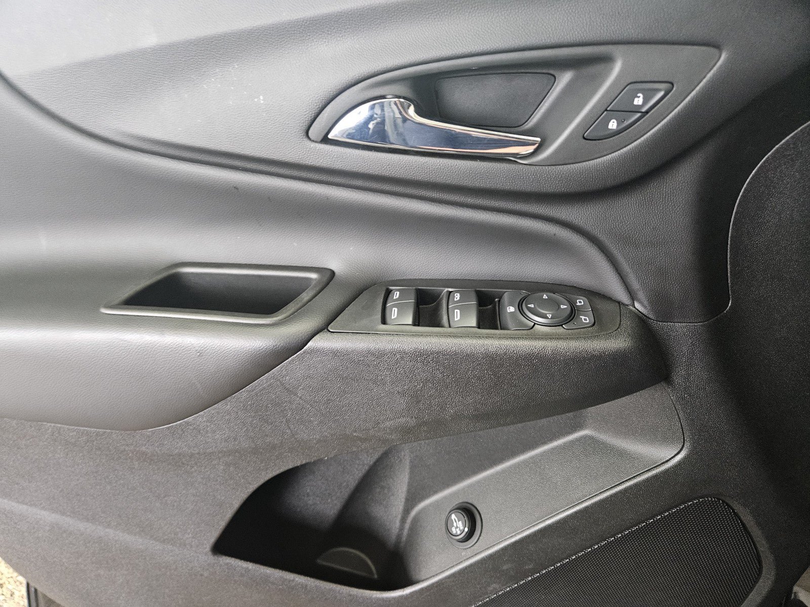Used 2022 Chevrolet Equinox LT FWD image 29