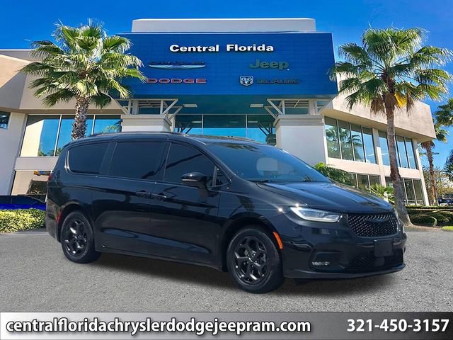 Used 2021 Chrysler Pacifica Touring-L w/ Uconnect Theater Family Group FWD image 1