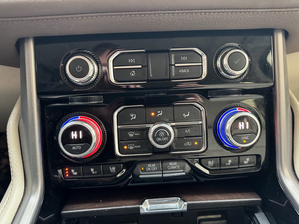 Used 2022 GMC Yukon XL Denali w/ Denali Reserve Package image 21