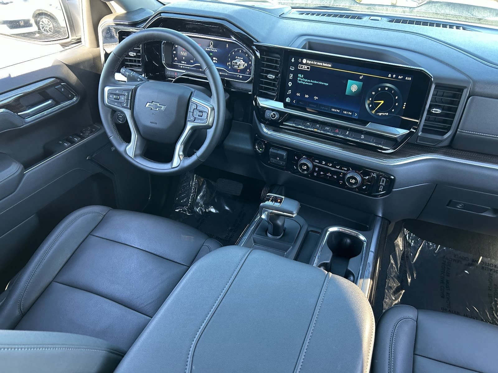 Used 2025 Chevrolet Silverado 1500 LT Trail Boss w/ Convenience Package II AWD/4WD image 17
