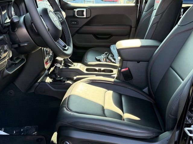 New 2025 Jeep Gladiator Rubicon image 13