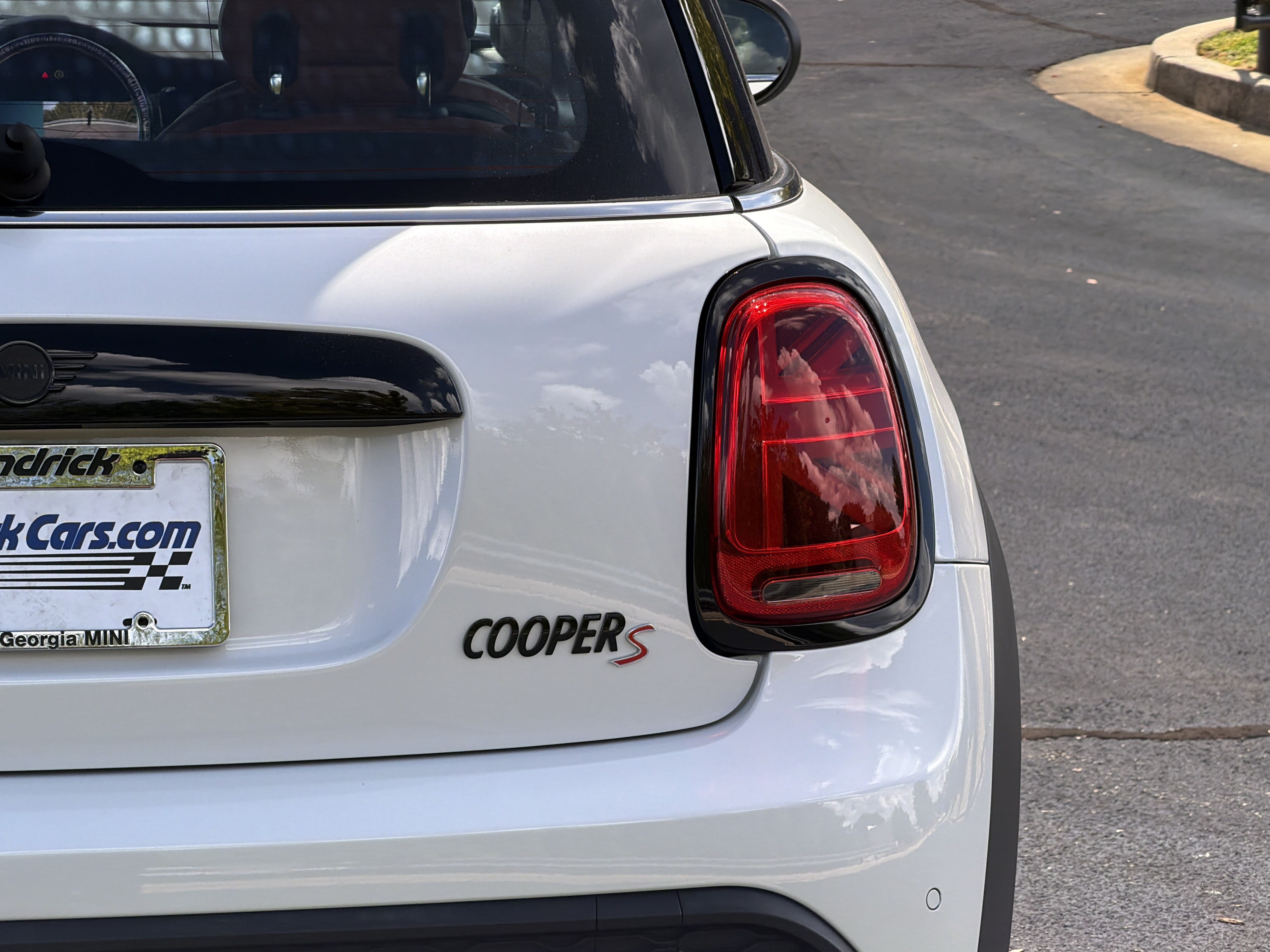 Certified 2024 MINI Cooper S w/ Signature Upholstery Package FWD image 23