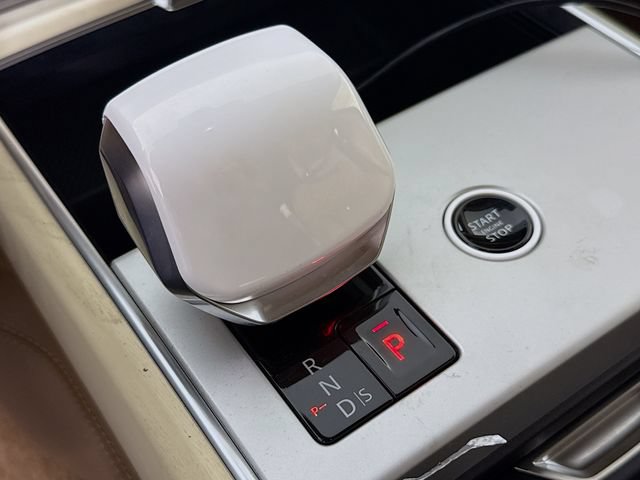 New 2026 Land Rover Range Rover SV AWD/4WD image 19