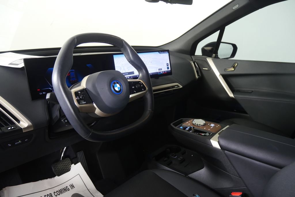 Used 2024 BMW iX xDrive50 w/ Sport Package AWD/4WD image 12
