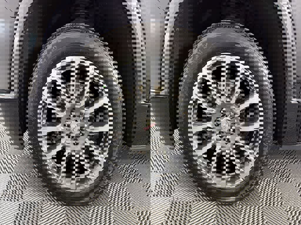 Certified 2022 GMC Acadia Denali w/ Denali Ultimate Package image 14