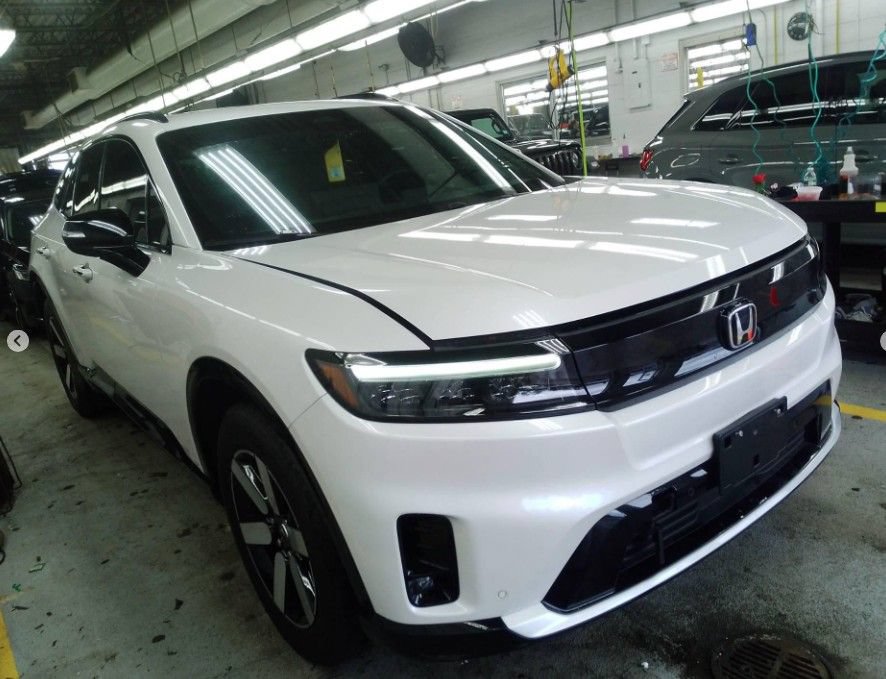 Used 2025 Honda Prologue Touring image 3
