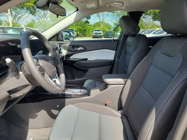 New 2026 Chevrolet Trax LT w/ Midnight Edition FWD image 8