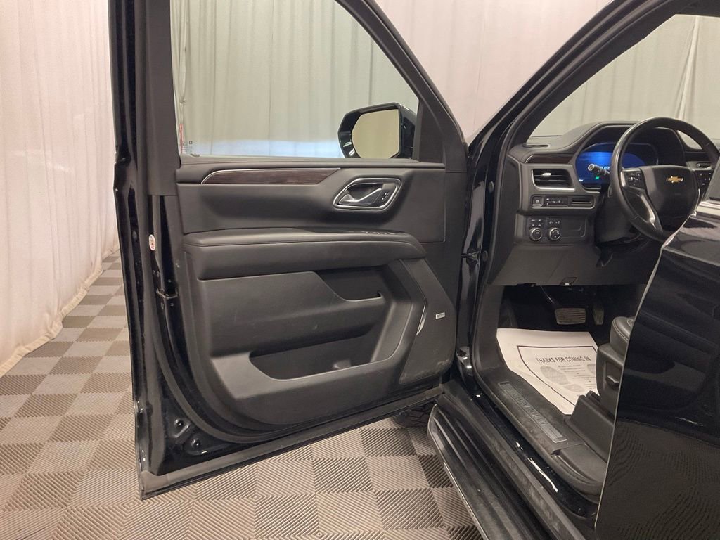 Used 2024 Chevrolet Suburban LT image 24