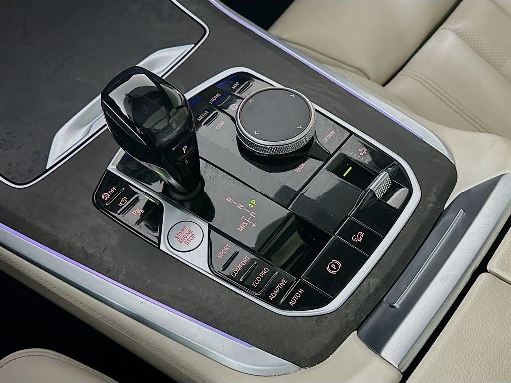 Used 2021 BMW X5 xDrive40i w/ M Sport Package image 16