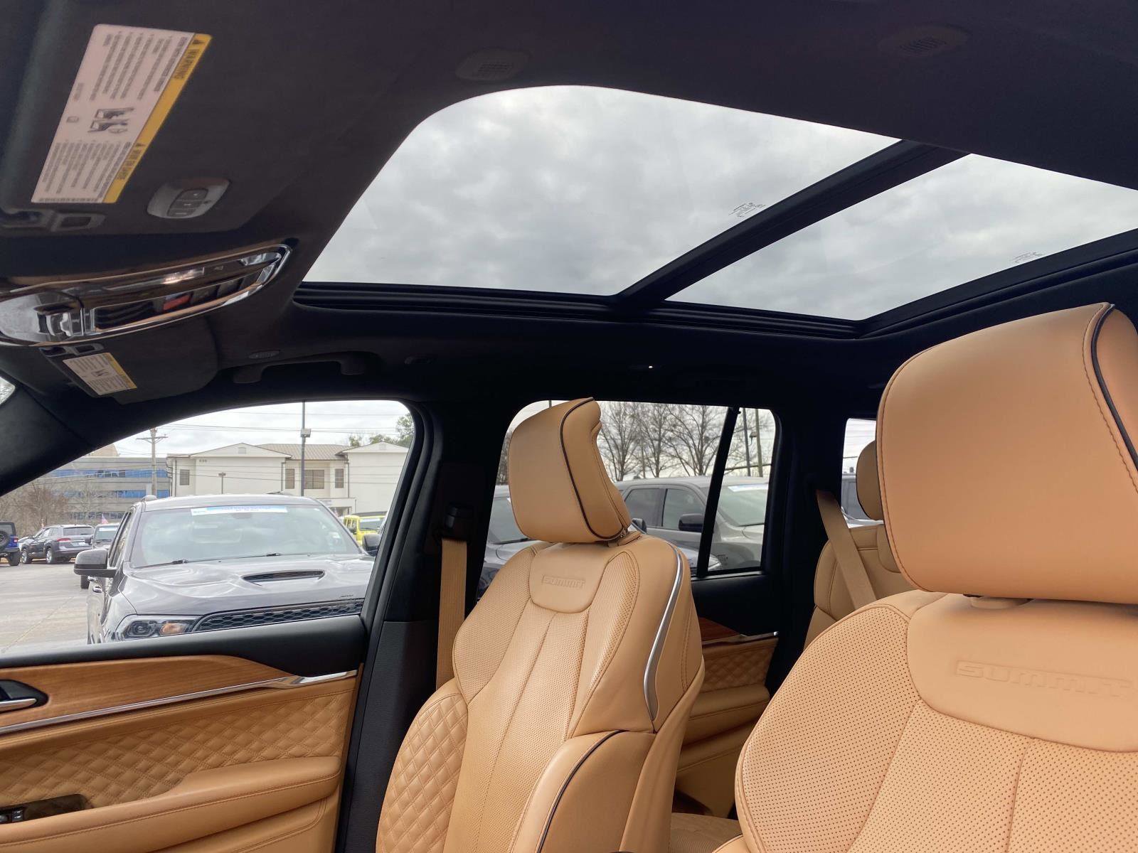 Certified 2025 Jeep Grand Cherokee Summit image 28