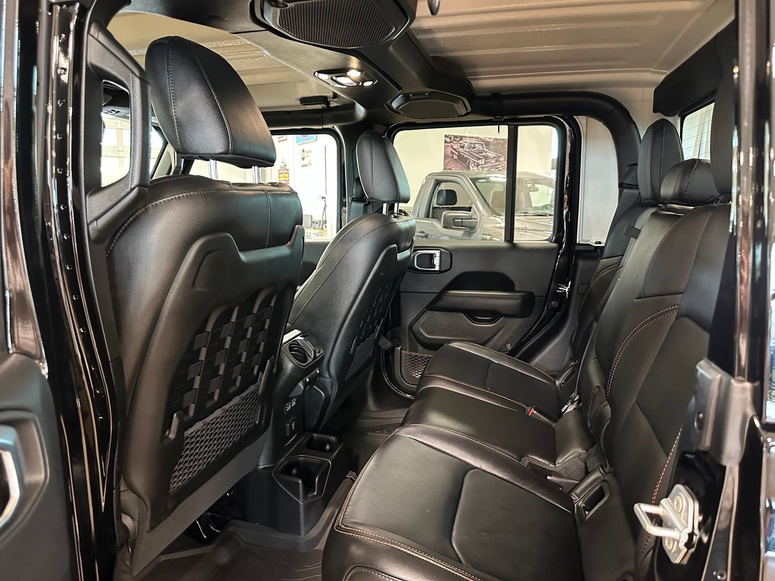Used 2023 Jeep Gladiator Mojave w/ LED Lighting Group AWD/4WD image 33