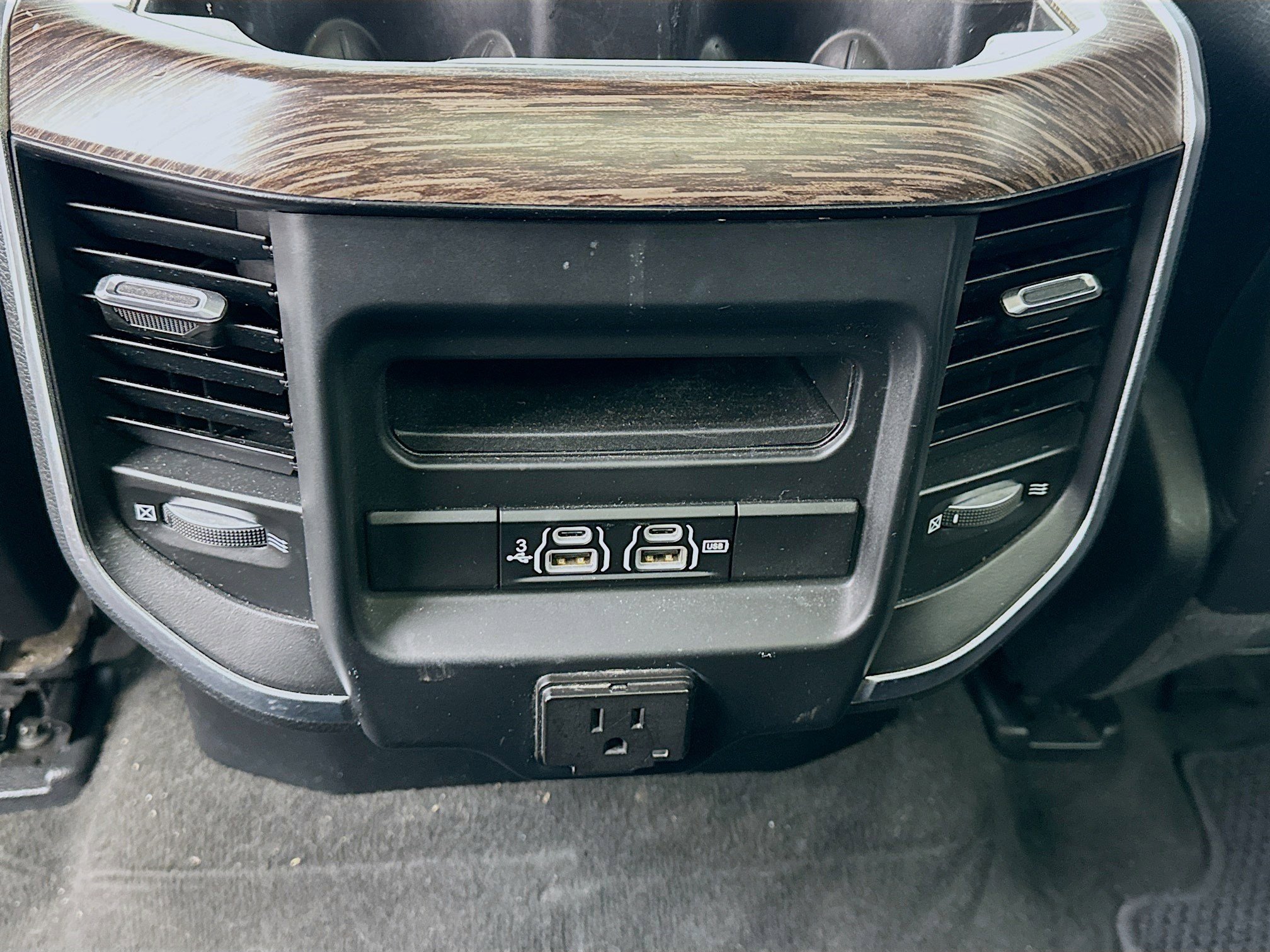 Used 2020 RAM 1500 Laramie image 16