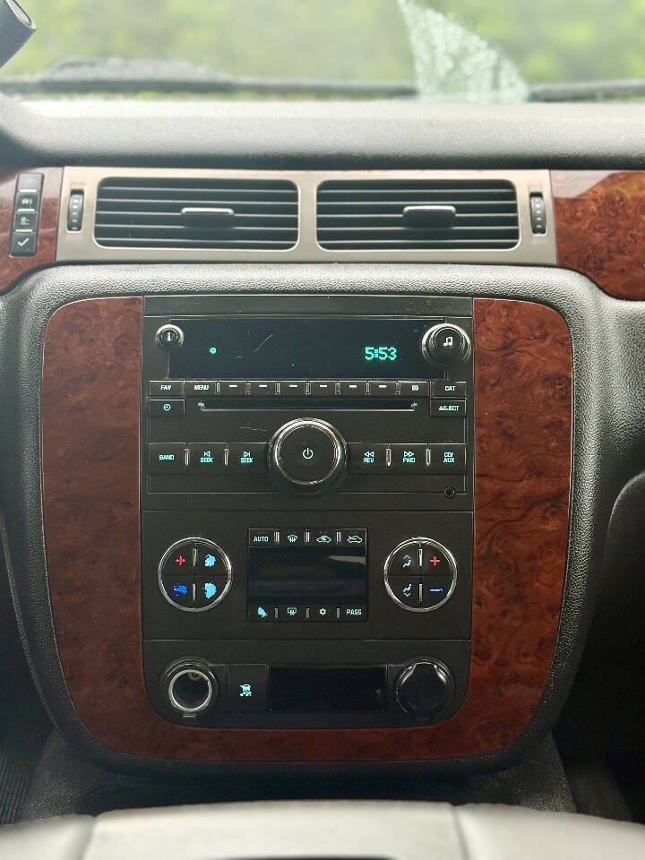 Used 2009 Chevrolet Avalanche LS AWD/4WD image 6