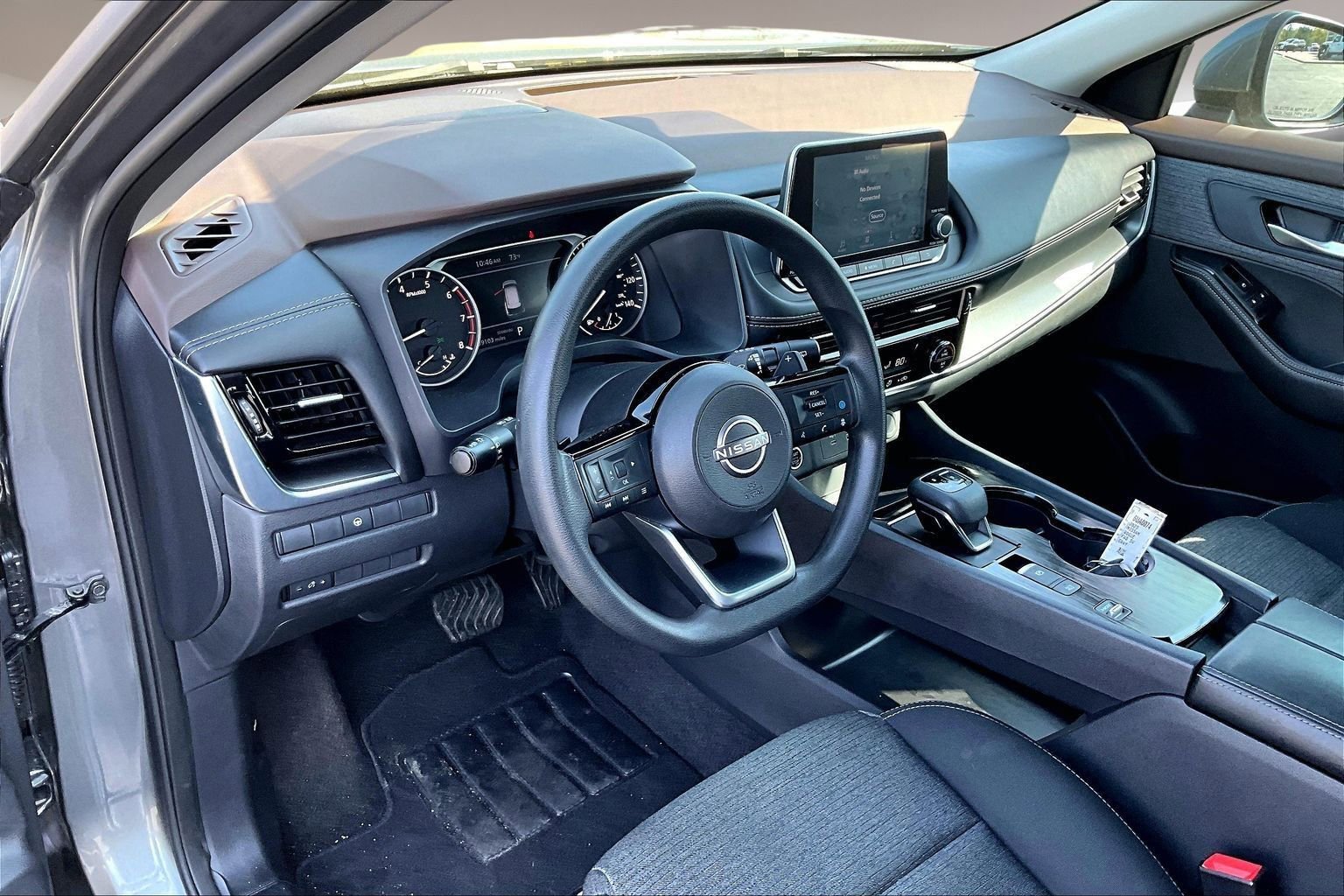 Used 2023 Nissan Rogue SV image 17