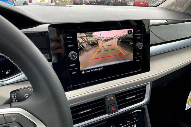 New 2025 Volkswagen Taos SE image 21