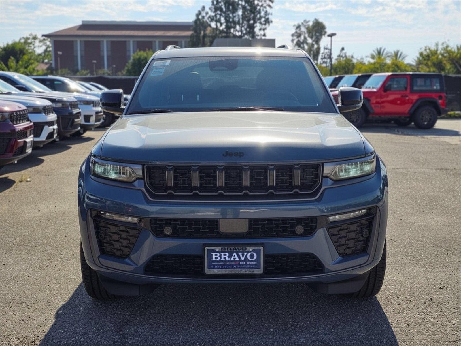 New 2026 Jeep Grand Cherokee Limited AWD/4WD image 2
