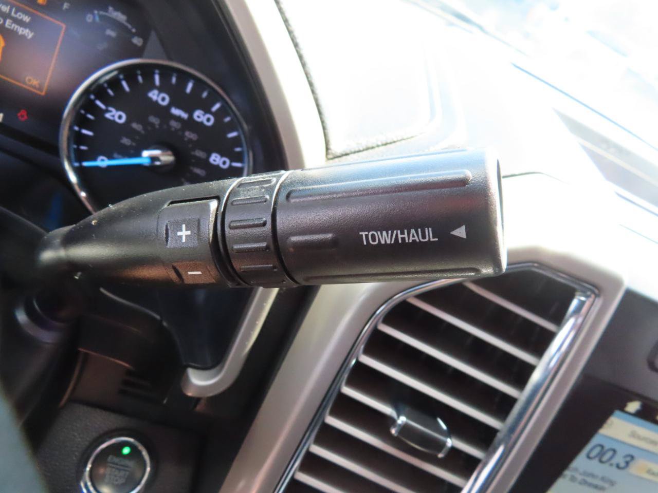 Used 2017 Ford F250 Lariat w/ Lariat Ultimate Package AWD/4WD image 38