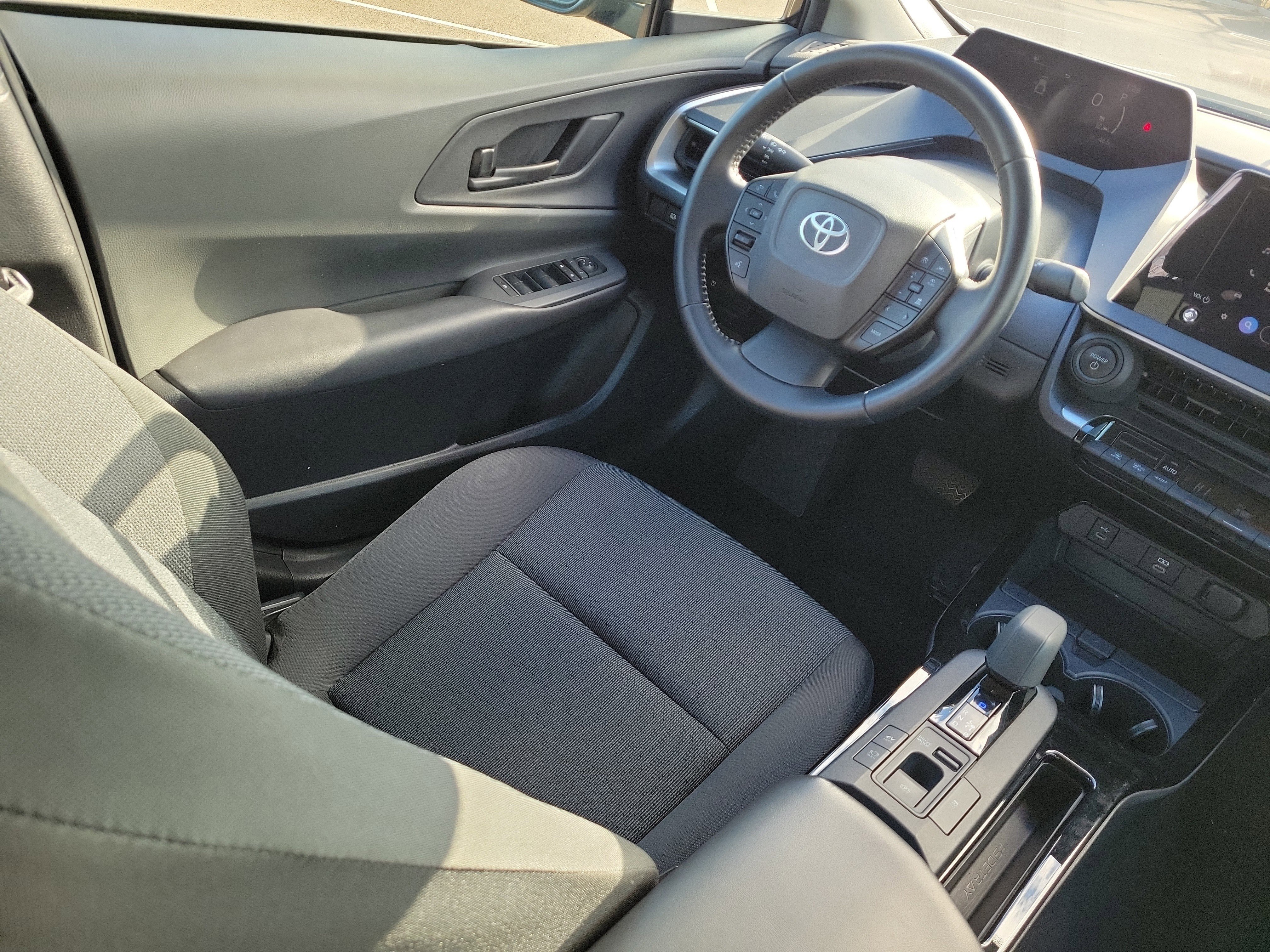 Used 2024 Toyota Prius LE image 12