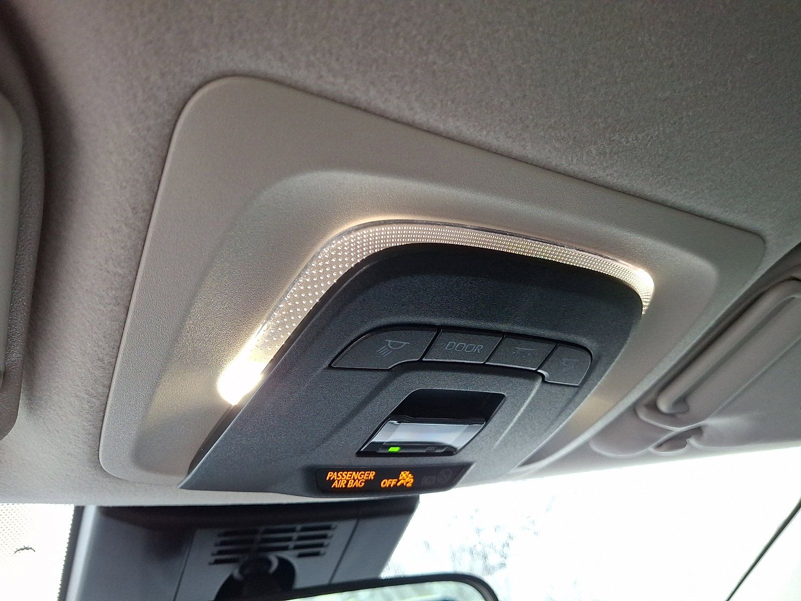 Used 2025 Toyota Corolla LE w/ LE Premium Package image 21