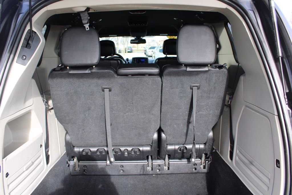 Used 2019 Dodge Grand Caravan SXT image 10