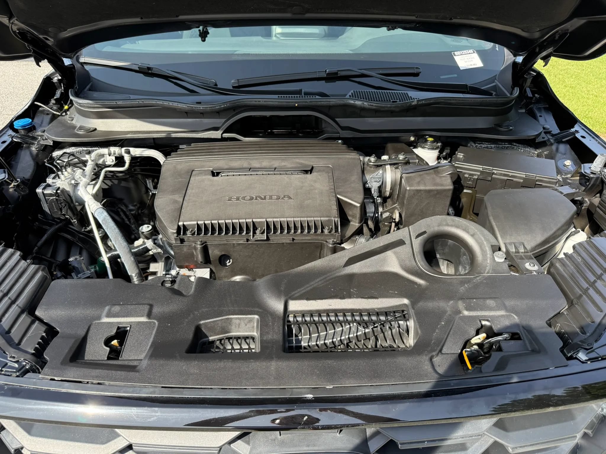 Used 2025 Honda Pilot Sport image 13