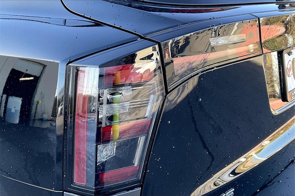 Used 2025 Nissan Kicks SV image 27