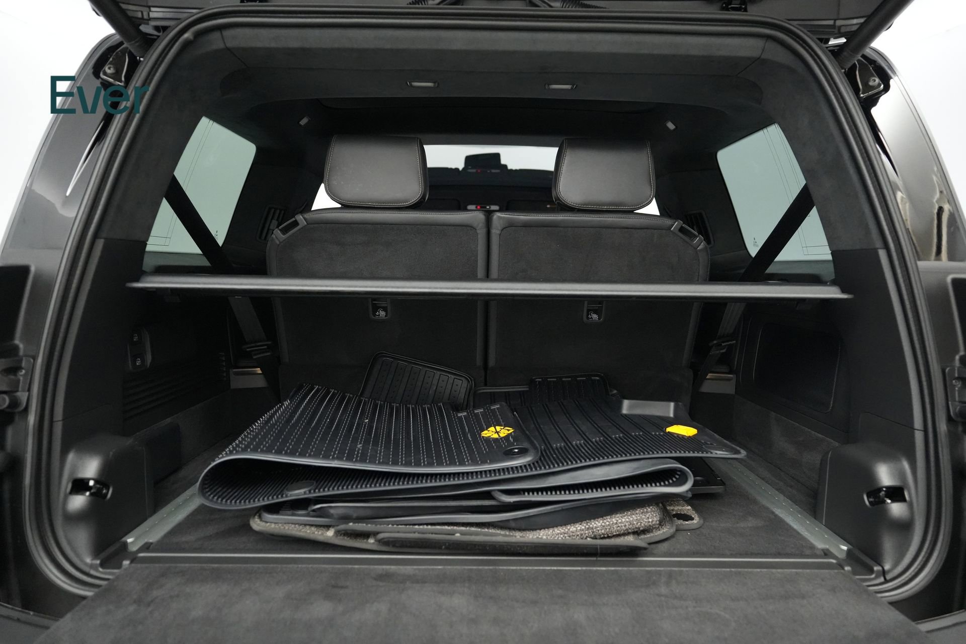 Used 2025 Rivian R1S Premium AWD/4WD image 8