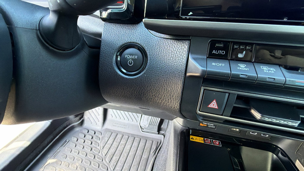 Used 2025 Toyota Camry XLE image 17