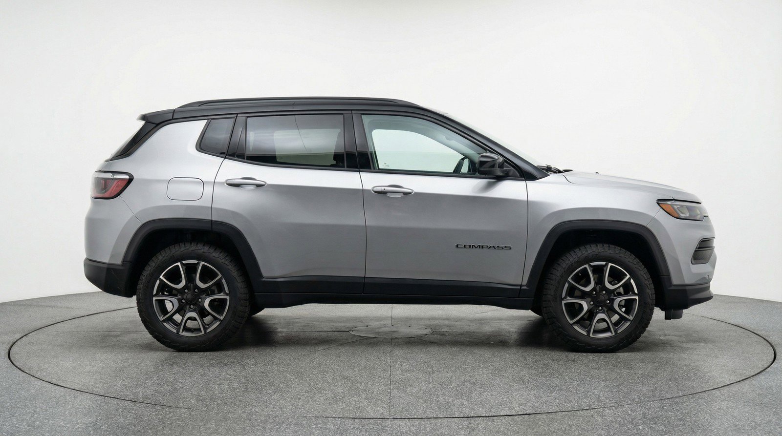 Used 2025 Jeep Compass Trailhawk AWD/4WD image 11