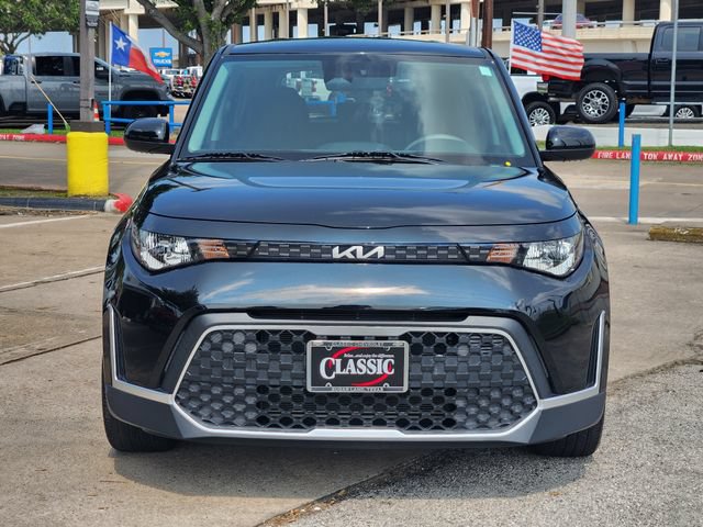 Used 2024 Kia Soul LX w/ Option Group 015 FWD image 2