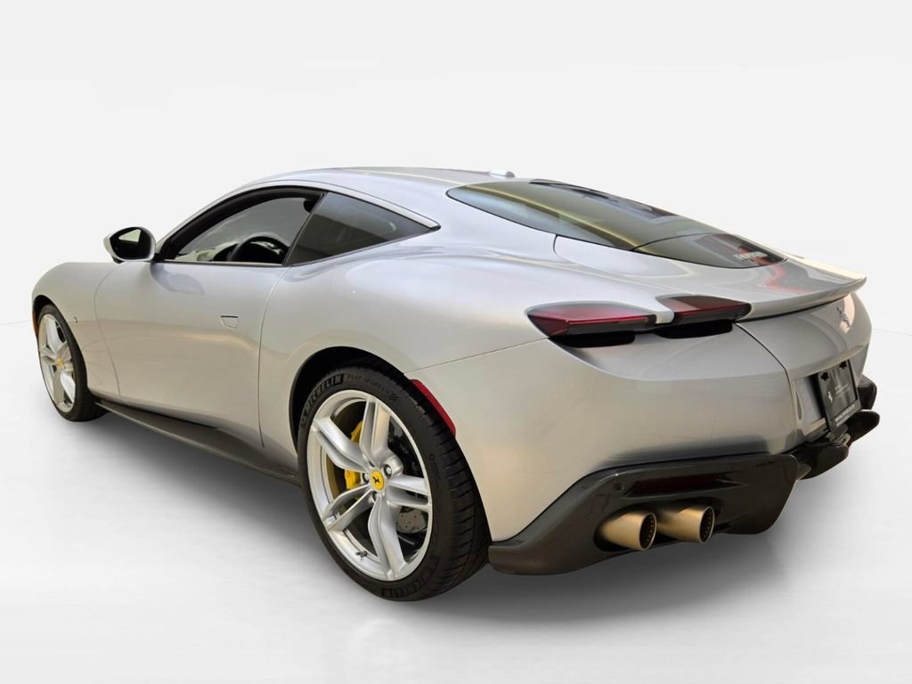 Used 2022 Ferrari Roma RWD image 11