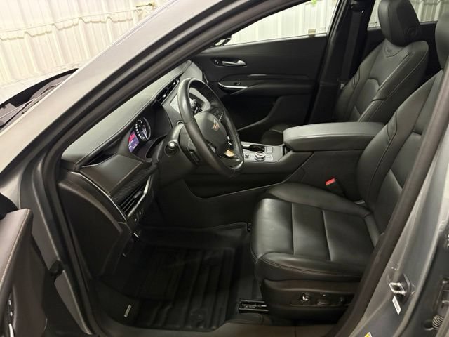 Used 2023 Cadillac XT4 Sport w/ Sun And Sound Package AWD/4WD image 32