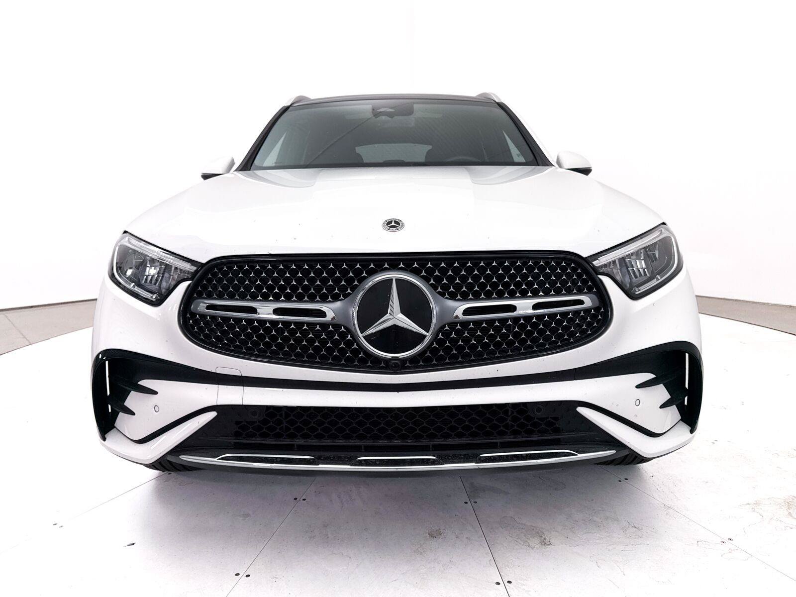 Used 2025 Mercedes-Benz GLC 300 4MATIC image 13