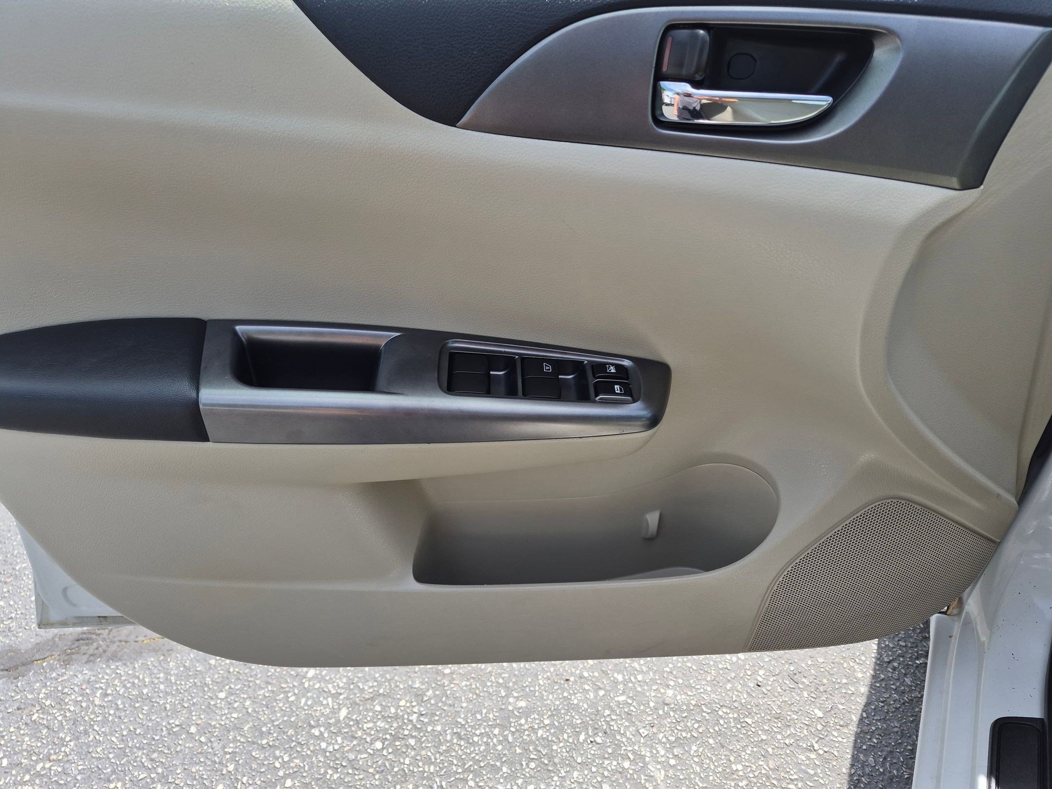 Used 2011 Subaru Impreza 2.5i w/ Audio Package 3 AWD/4WD image 14