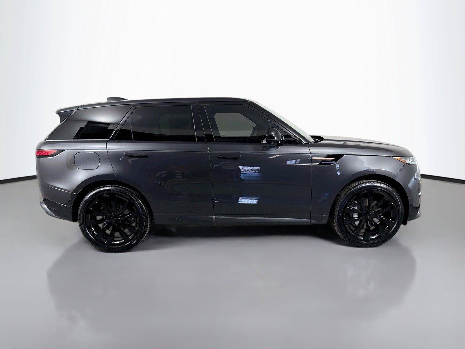 New 2026 Land Rover Range Rover Sport Dynamic SE AWD/4WD image 4