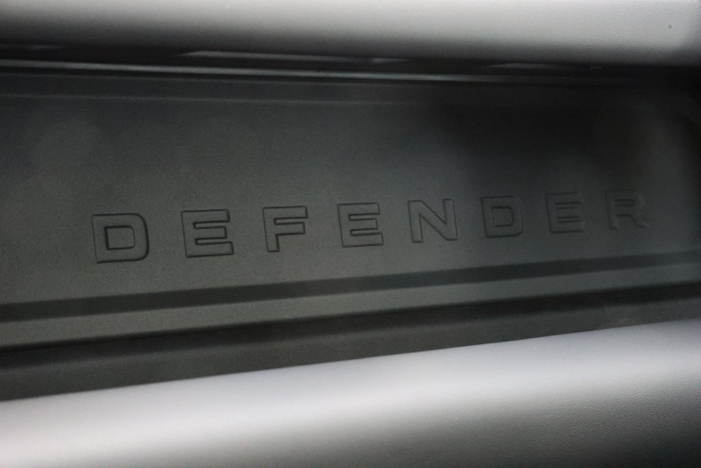 New 2026 Land Rover Defender 110 X-Dynamic SE AWD/4WD image 26